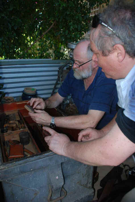 j_oxley_11.jpg (79025 bytes)